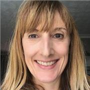 Professeure d’anglais natif à Périgueux avec quinze ans d’expérience dans l’enseignement niveau primaire, collège et lycée. je suis bilingue, anglais/français. Je donne aussi des cours de français langue étrangère. J'ai une licence et une qualification d'